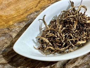 Tra Shan Tuyet Co Thu